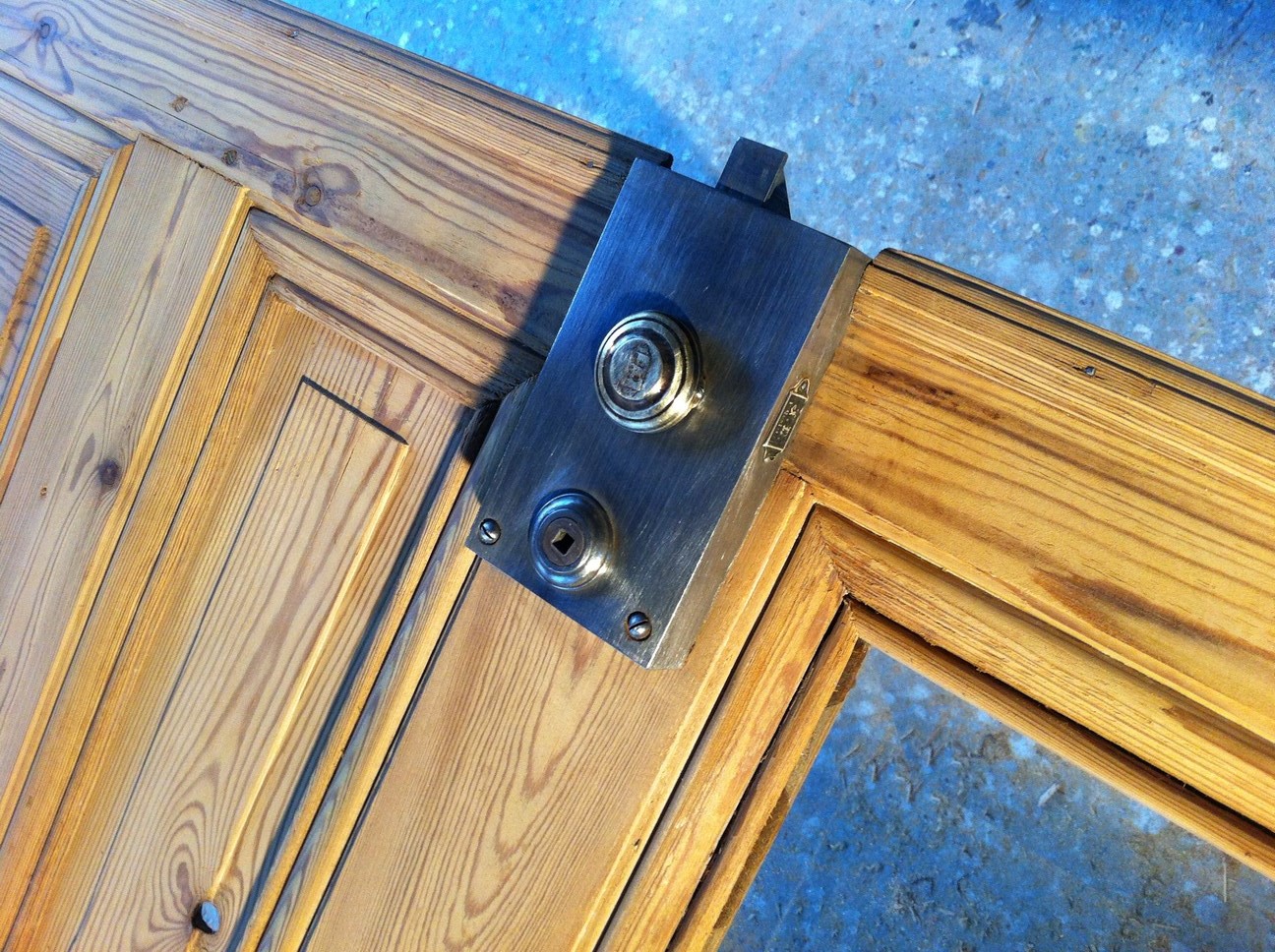  image renovation de porte en bois