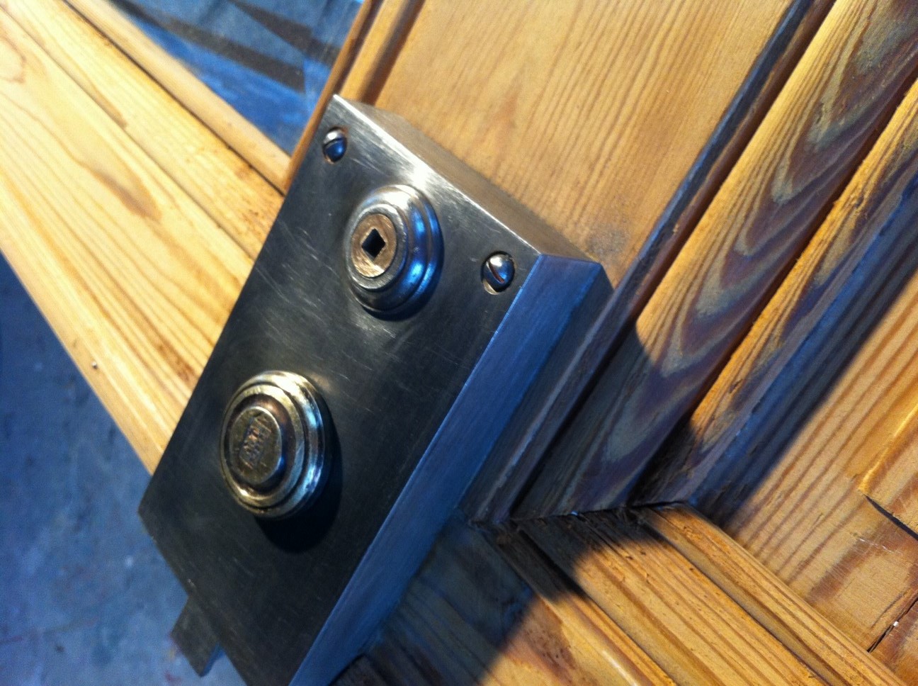  image renovation de porte en bois